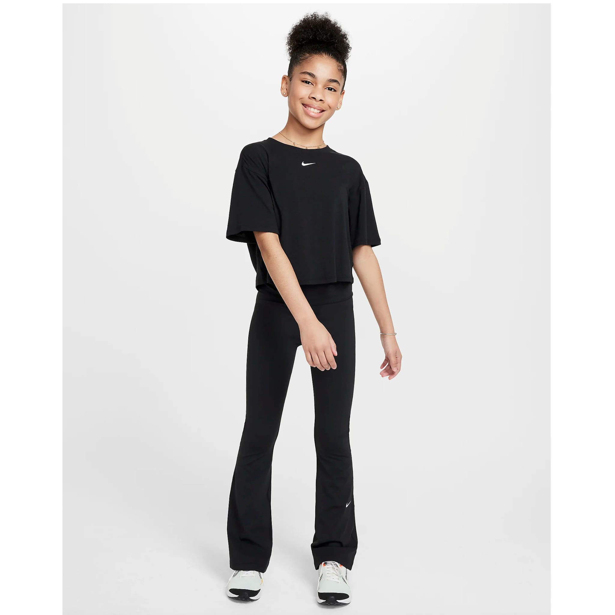 Nike Dri-FIT One Loose Top 7-16y - Clement Nike Dri-FIT One Loose Top 7-16y - Clement